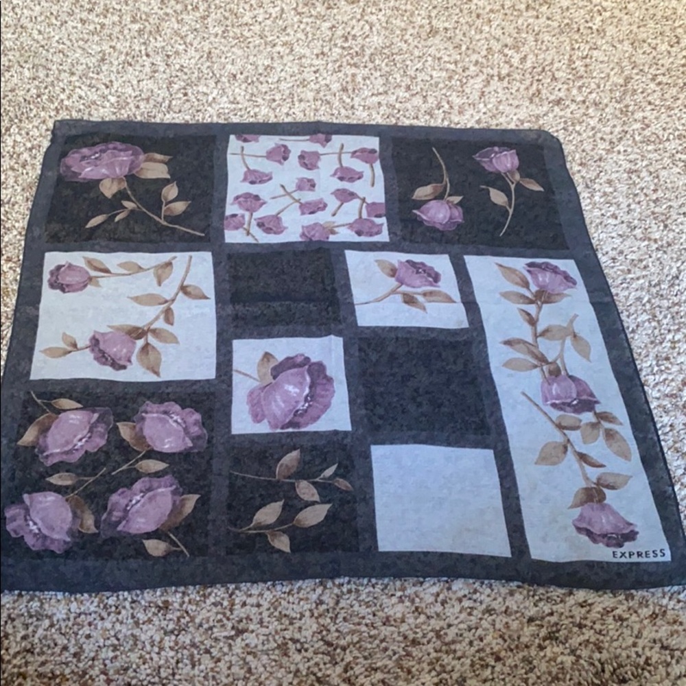 Express Neck scarf